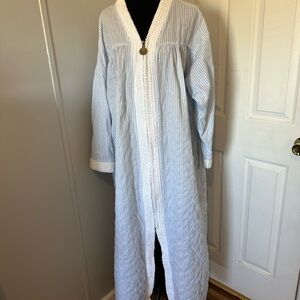 Stan Herman vintage Blue White Striped Zip Front Robe V-Neck Long Sleeve Large